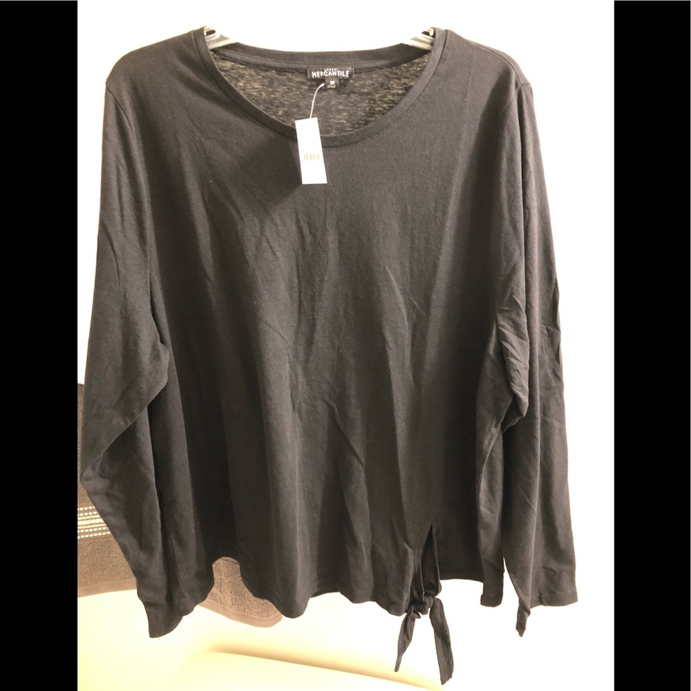 Brand new! Side knot tee!